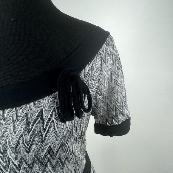 Black & White Mandala Design Dress - L - Picture 4 of 8